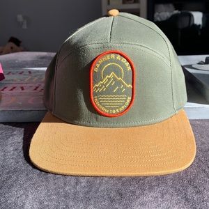 Banner & oak hat